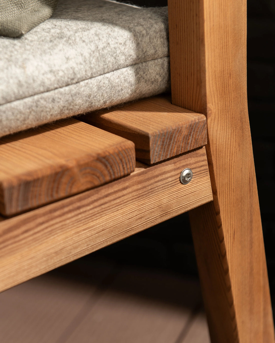 Amata Nordwood Garden Bench